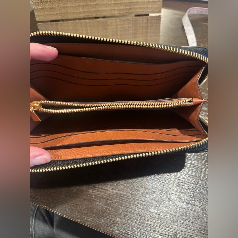 Kate Spade Black and Gray Patterned Wallet - Picture 3 of 9